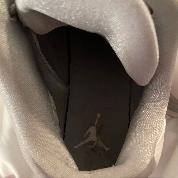 Jordan’s - Picture 4 of 11